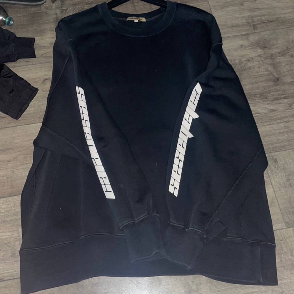 Yeezy season 4 calabasas sweater